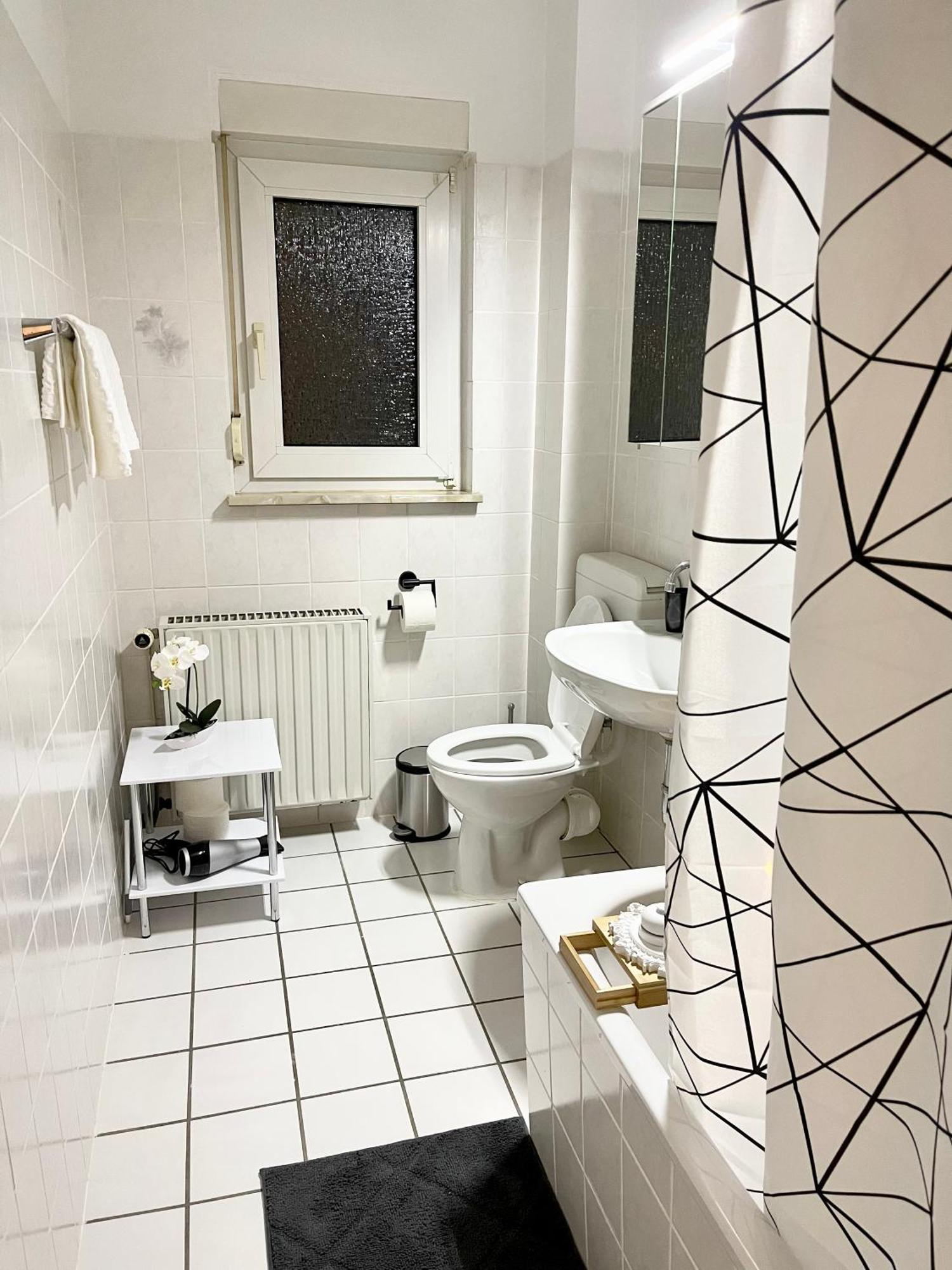 Tunnel Apartment - Nordbahntrasse, Kontaktloser Self-Check-In, Netflix Wuppertal Exterior foto